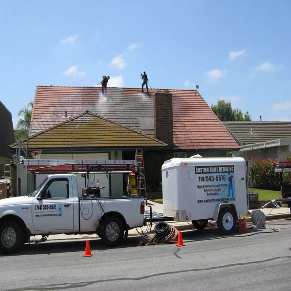 Roof Cleaning Before Los Alamitos