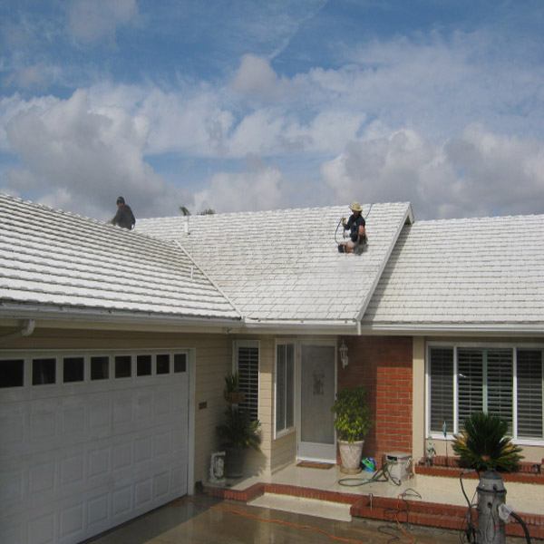 Aluminum roof cleaning service requiring special care